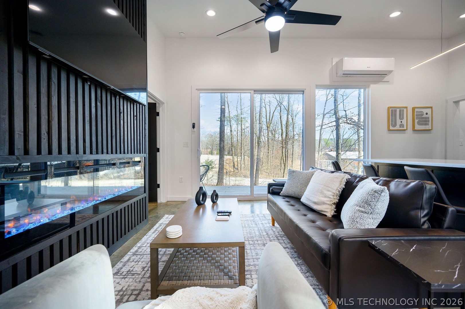 42 Happy Place Property Photo 3