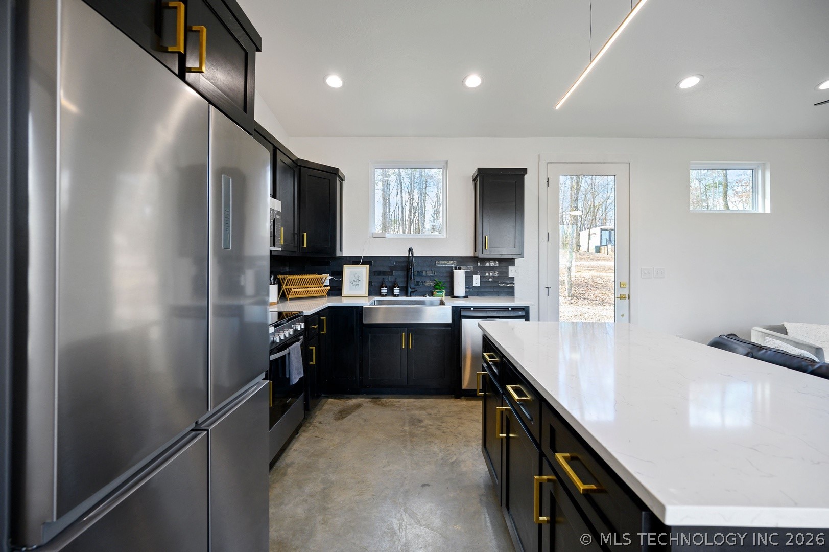 42 Happy Place Property Photo 8