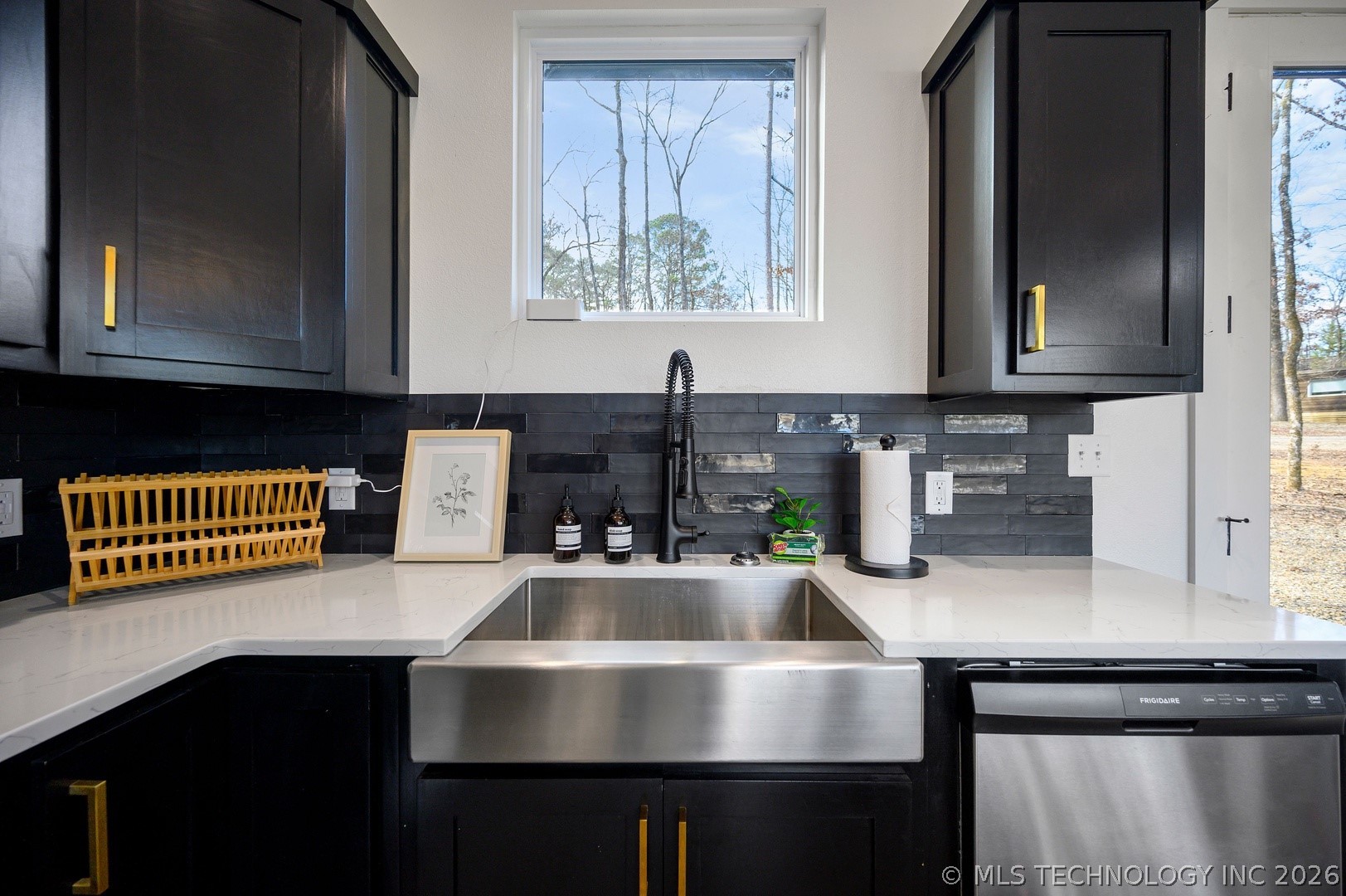 42 Happy Place Property Photo 9