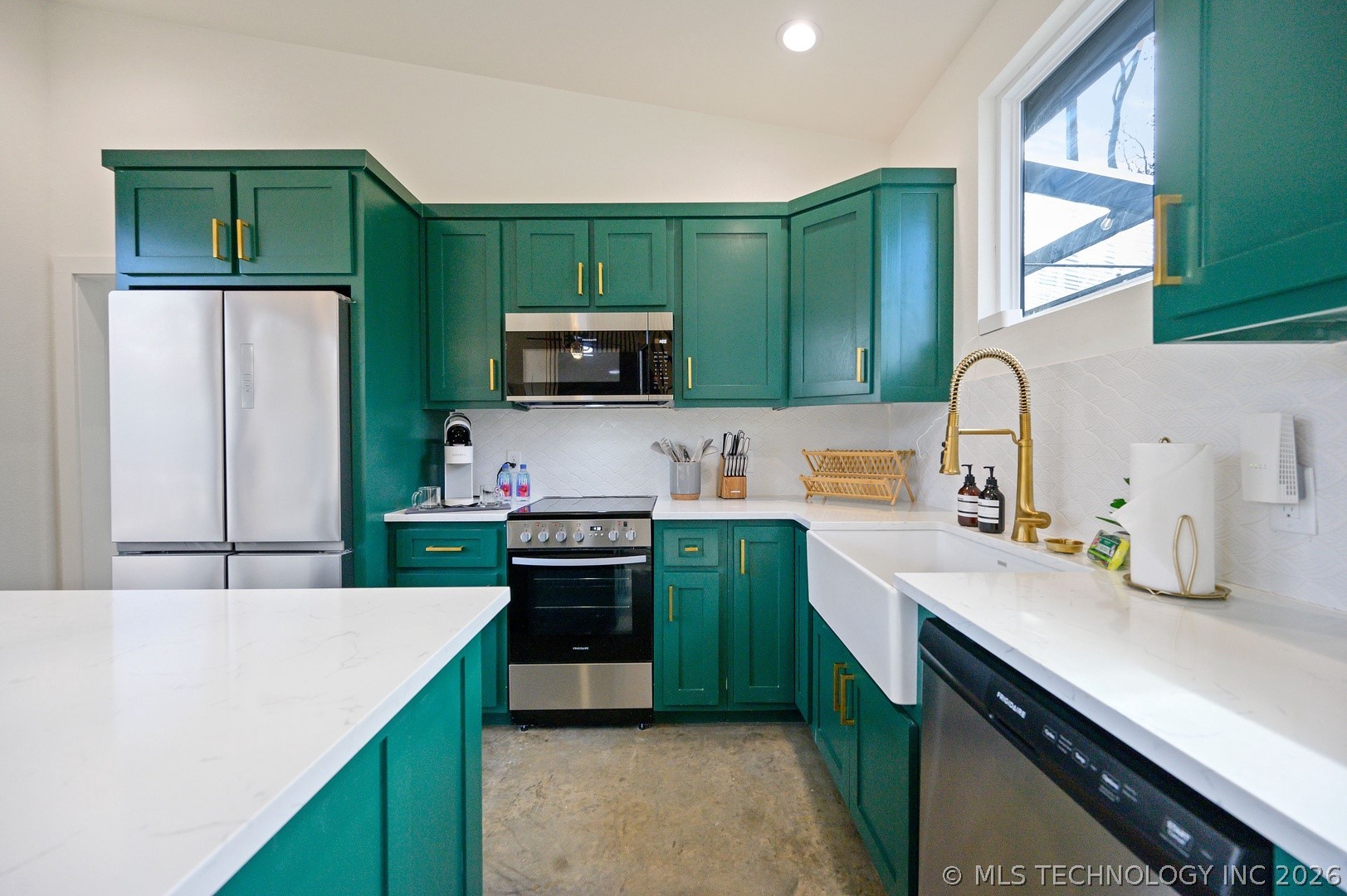 62 Happy Place Property Photo 9