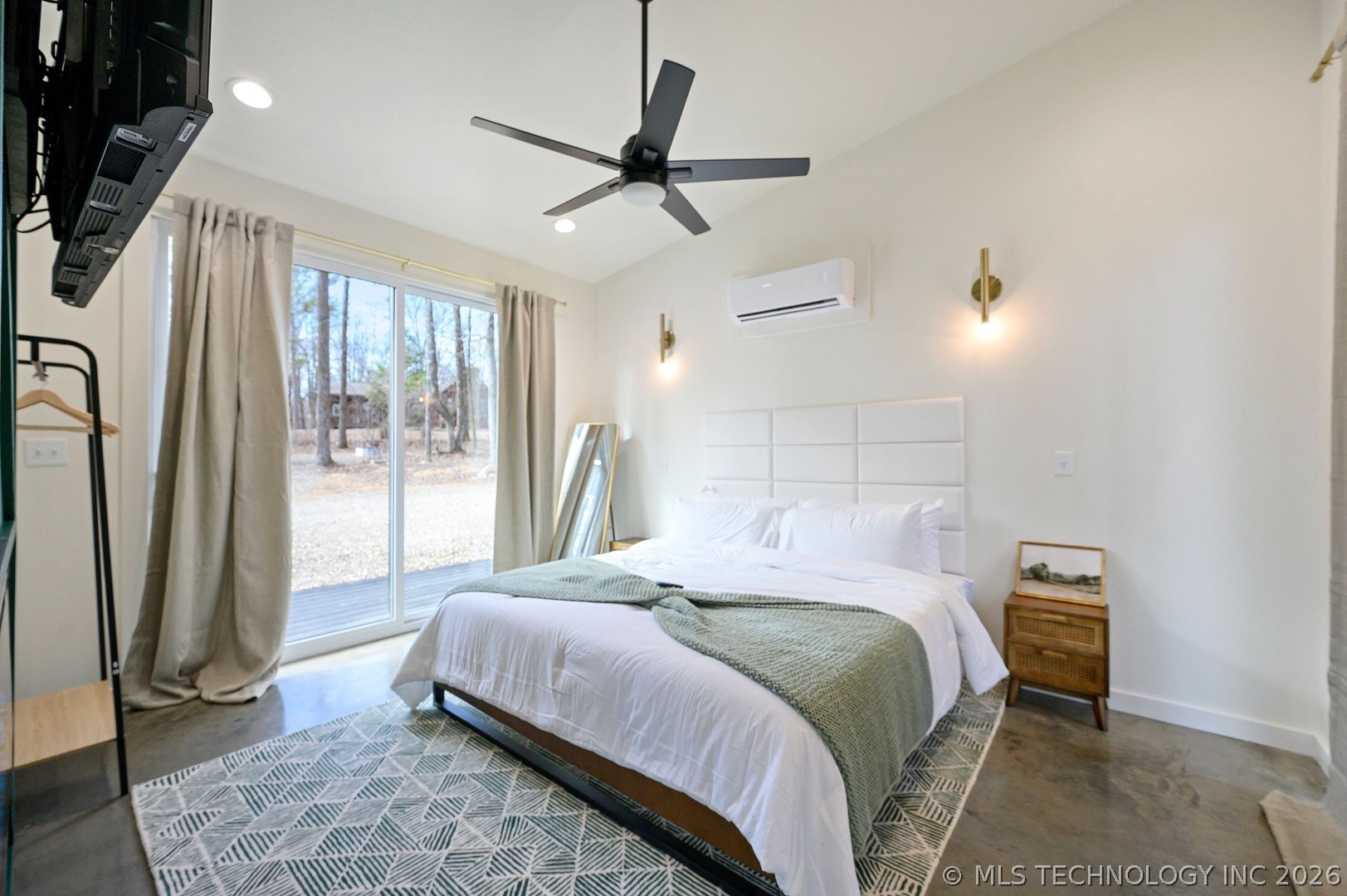62 Happy Place Property Photo 12