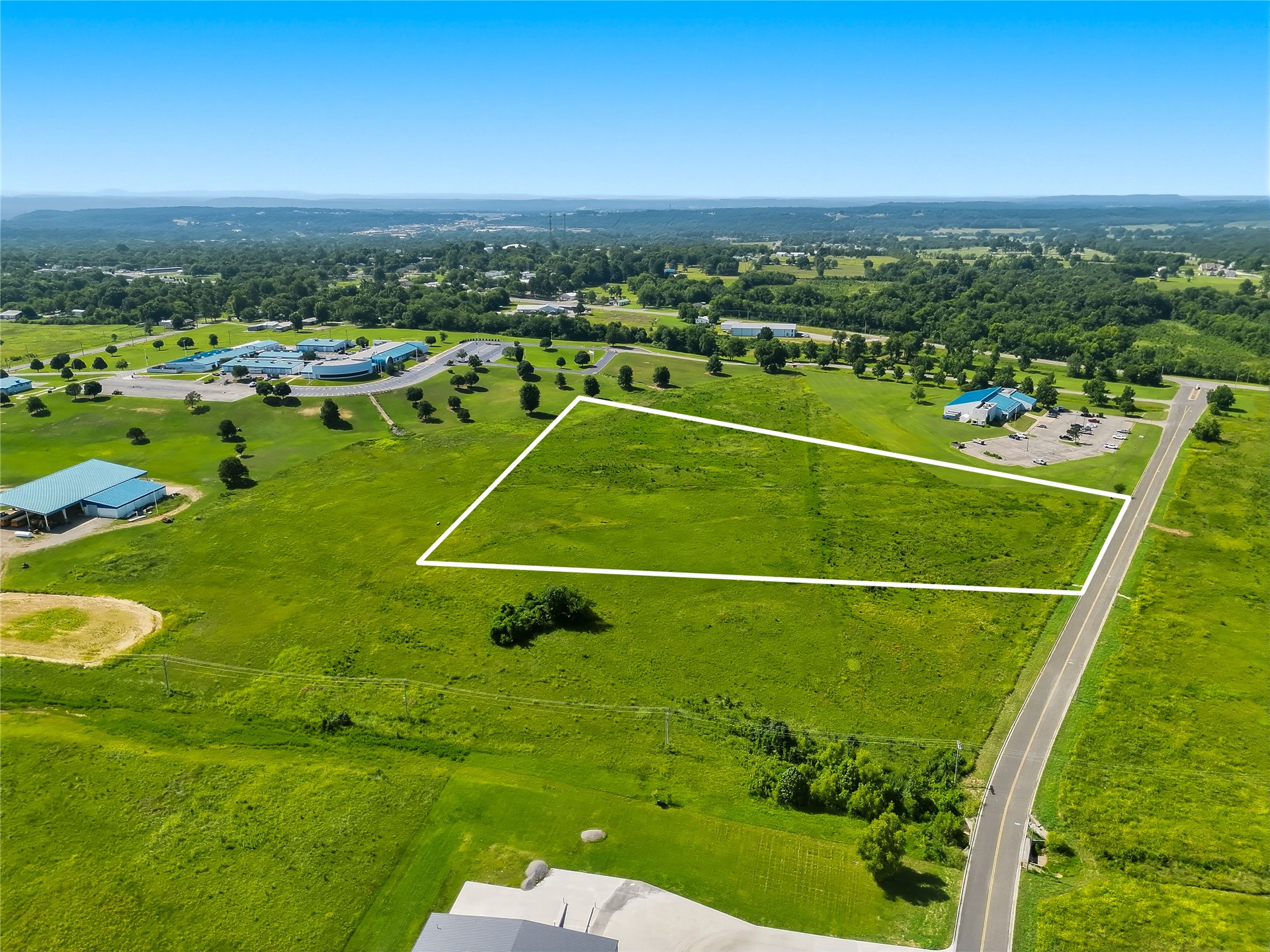 220 Main Parkway Property Photo 3