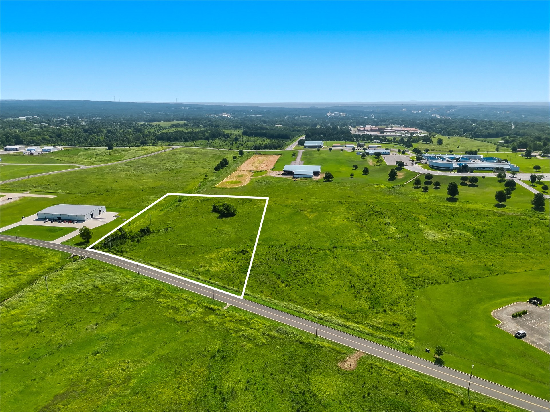 360 Main Parkway Property Photo 3