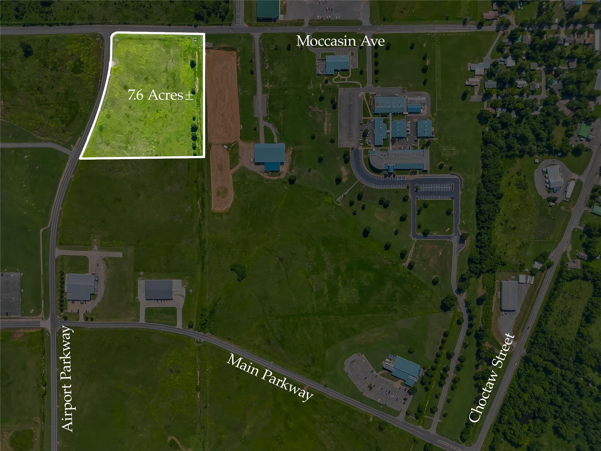 900 Airport Parkway Property Photo 8