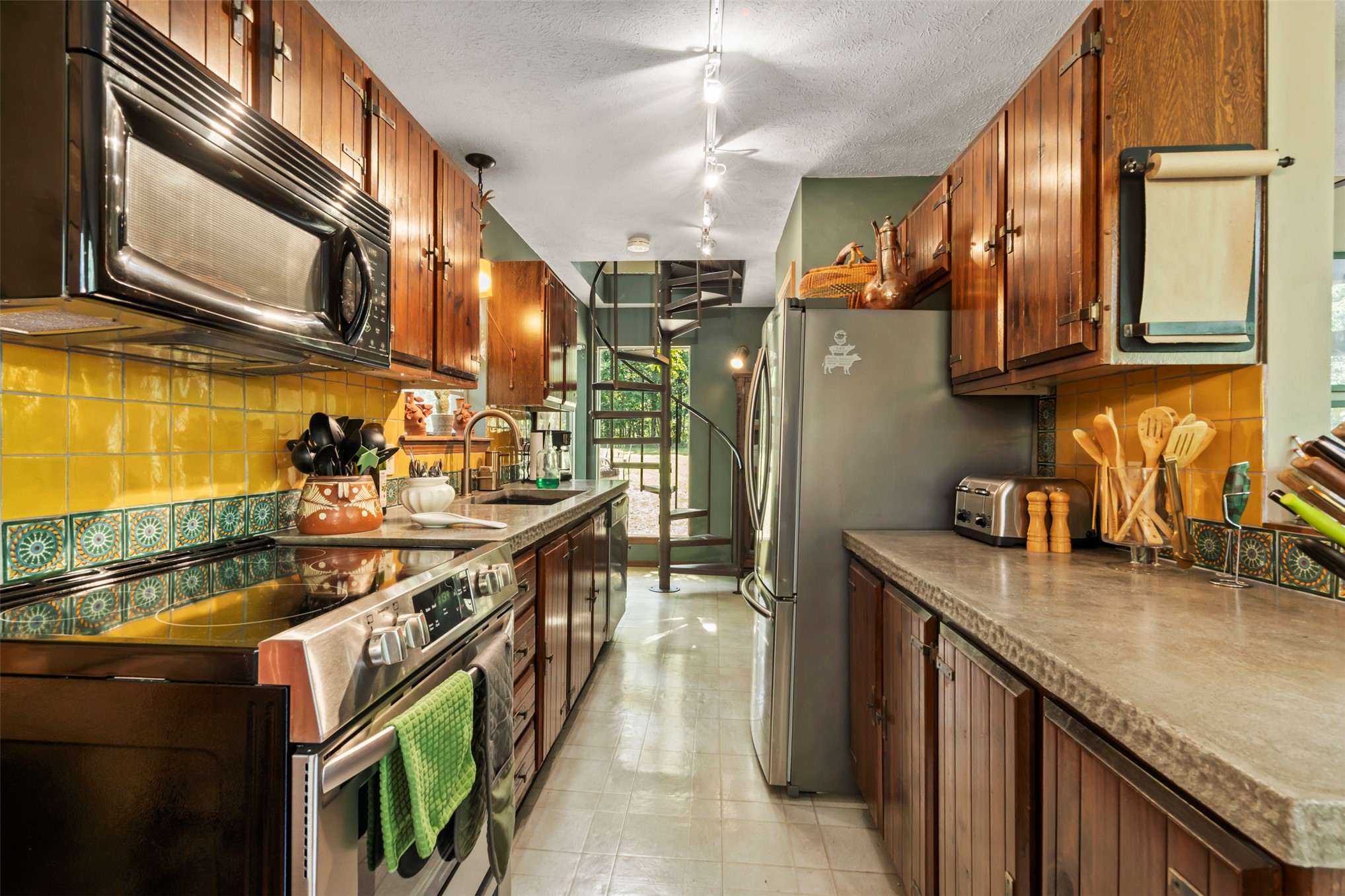 174 Black Bear Property Photo 12