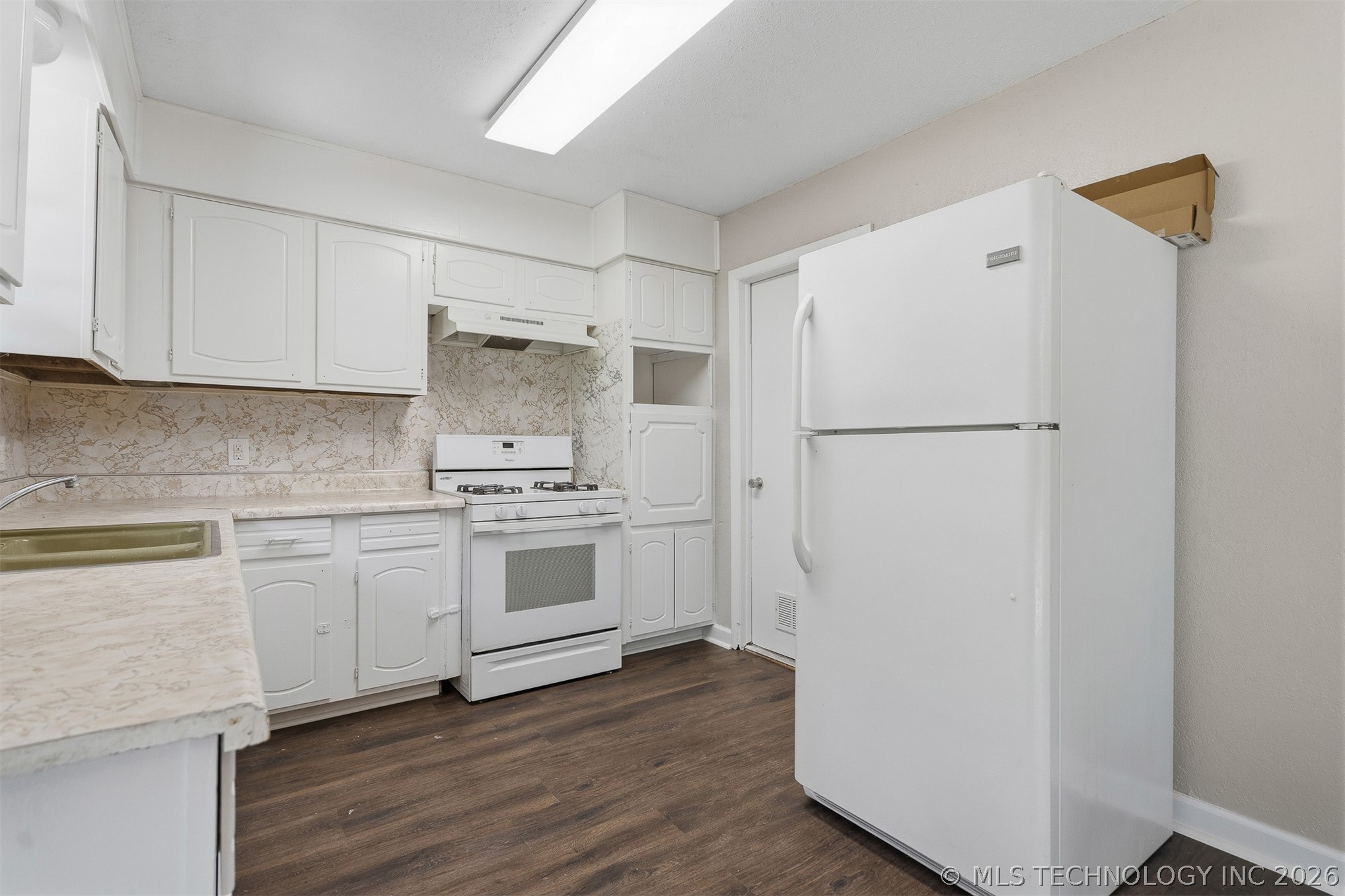 59 Laurel Property Photo 9