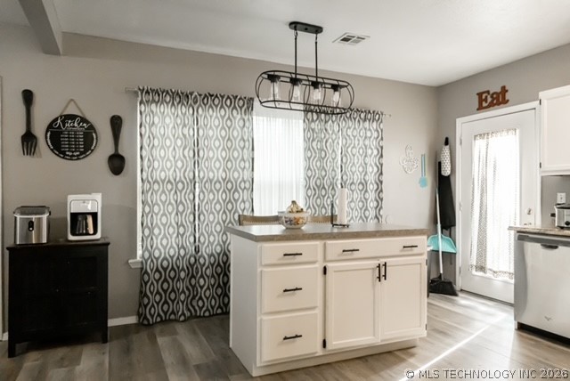 512 W Wall Property Photo 6