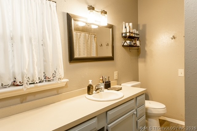 512 W Wall Property Photo 9