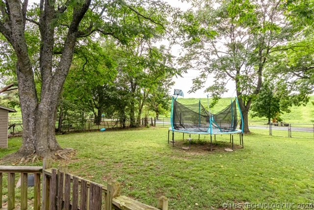 512 W Wall Property Photo 17