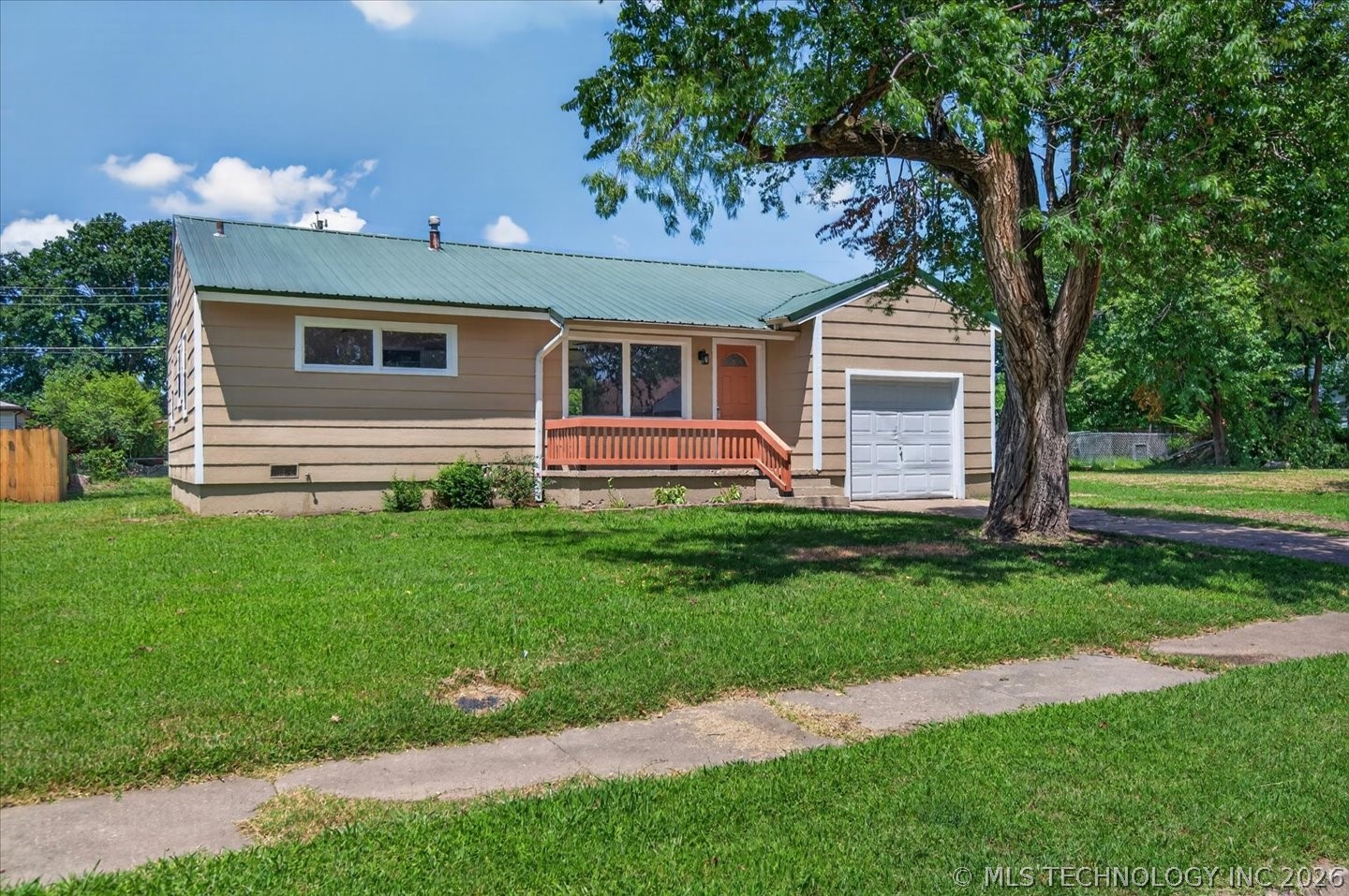 119 Mockingbird Property Photo 3