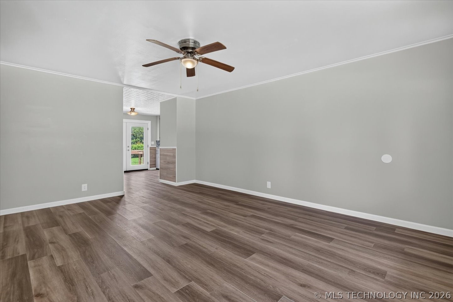 119 Mockingbird Property Photo 6