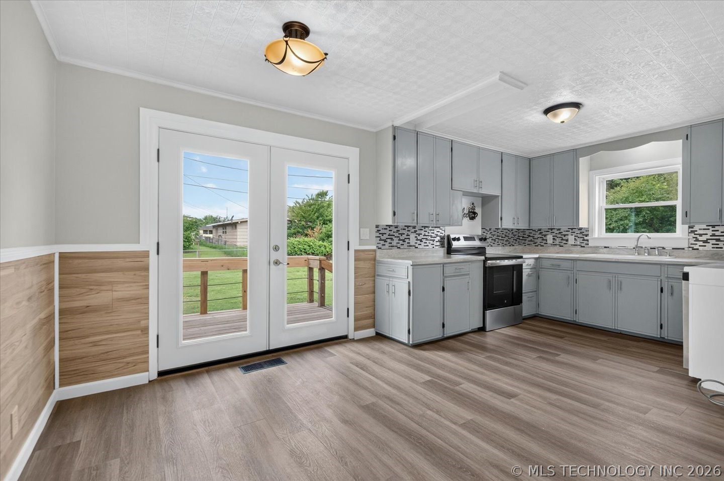 119 Mockingbird Property Photo 8