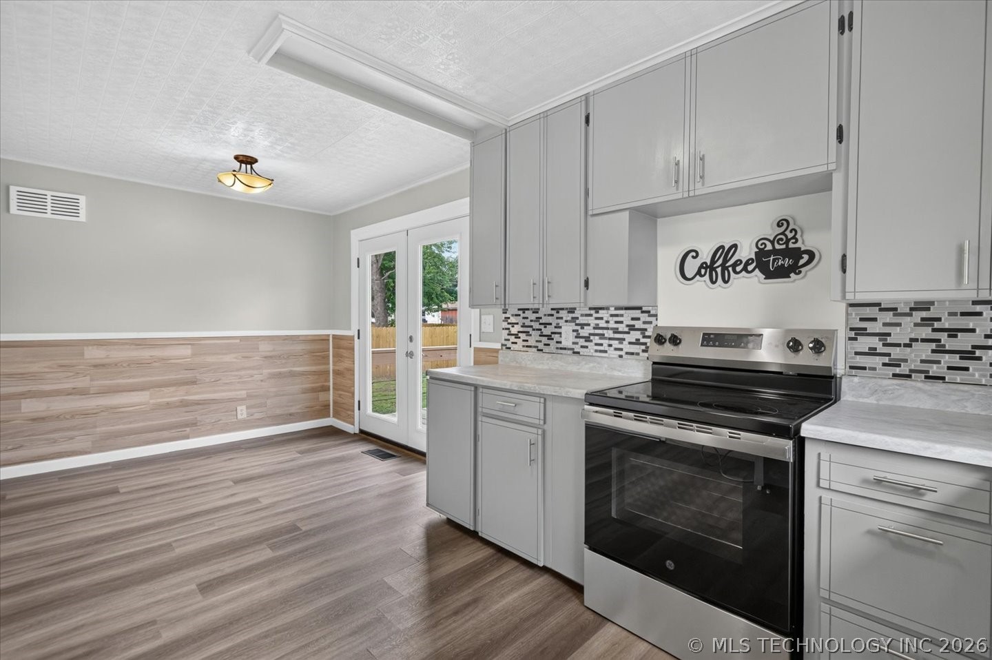 119 Mockingbird Property Photo 13