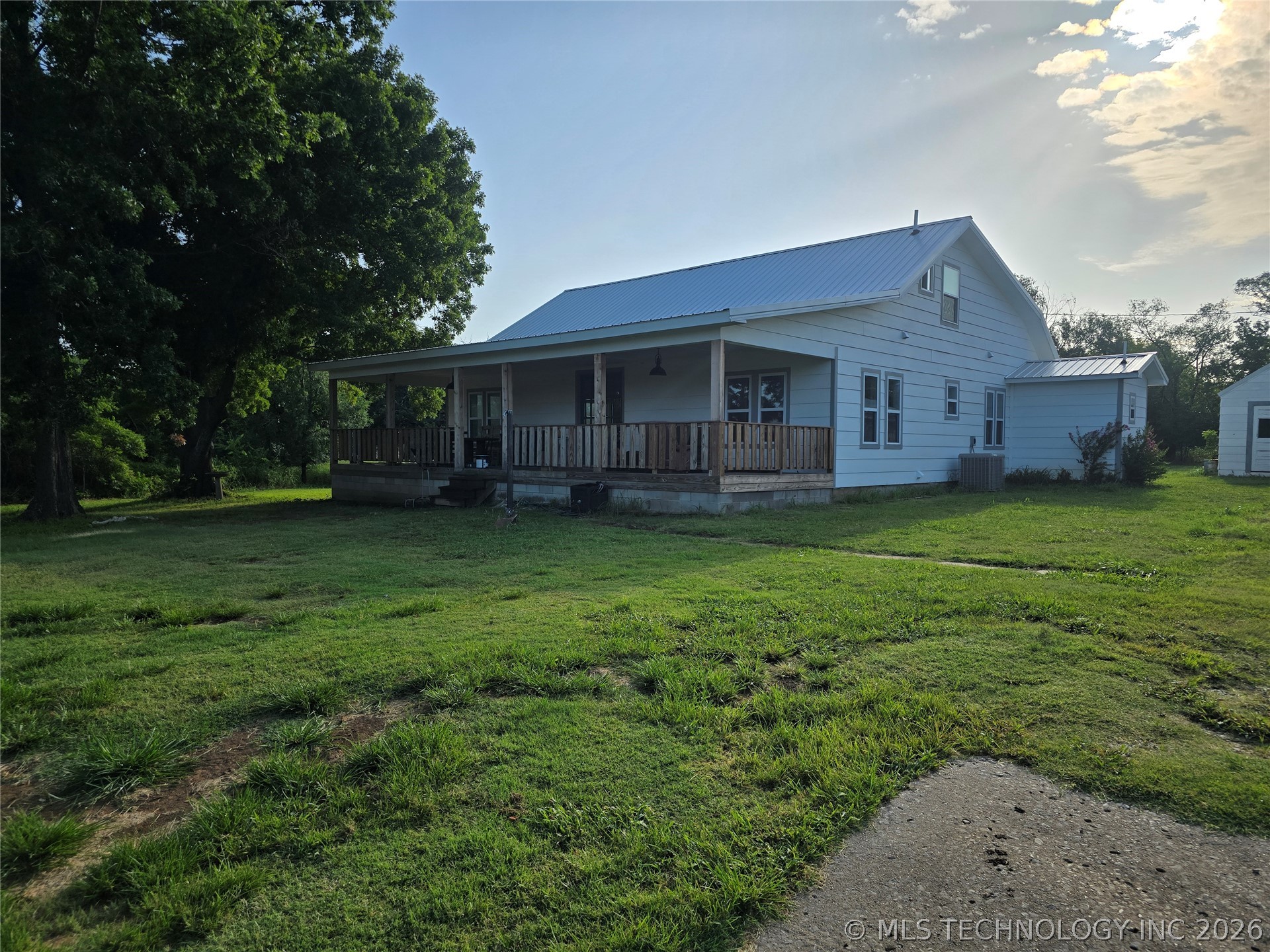 2000 4th Street Property Photo 1
