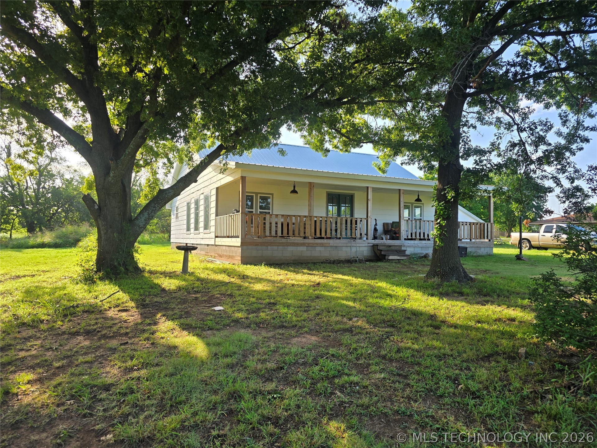 2000 4th Street Property Photo 2