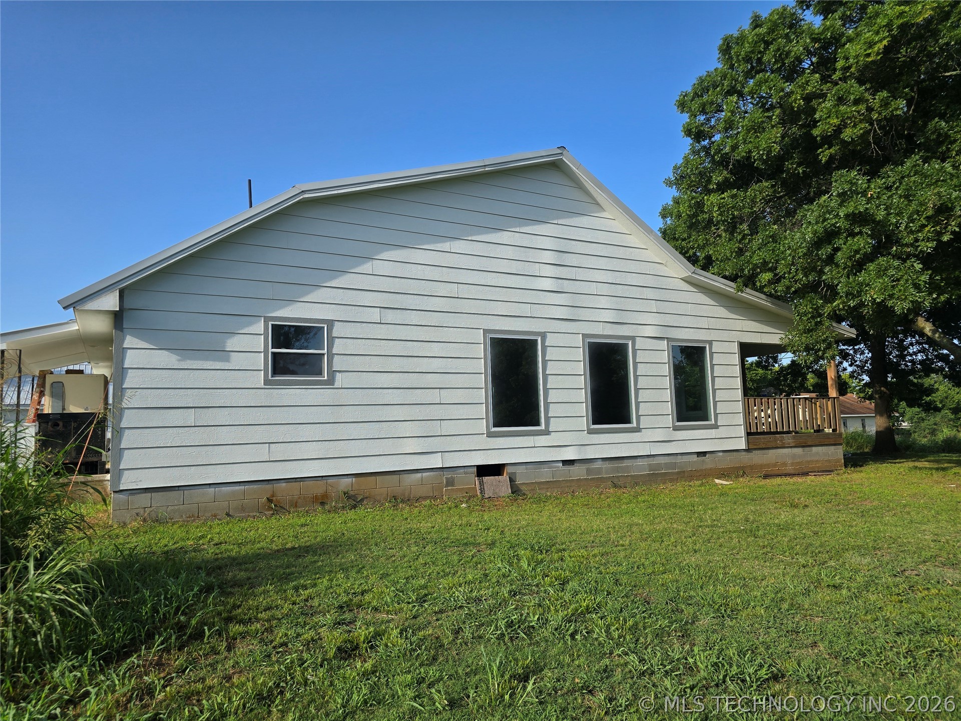 2000 4th Street Property Photo 5
