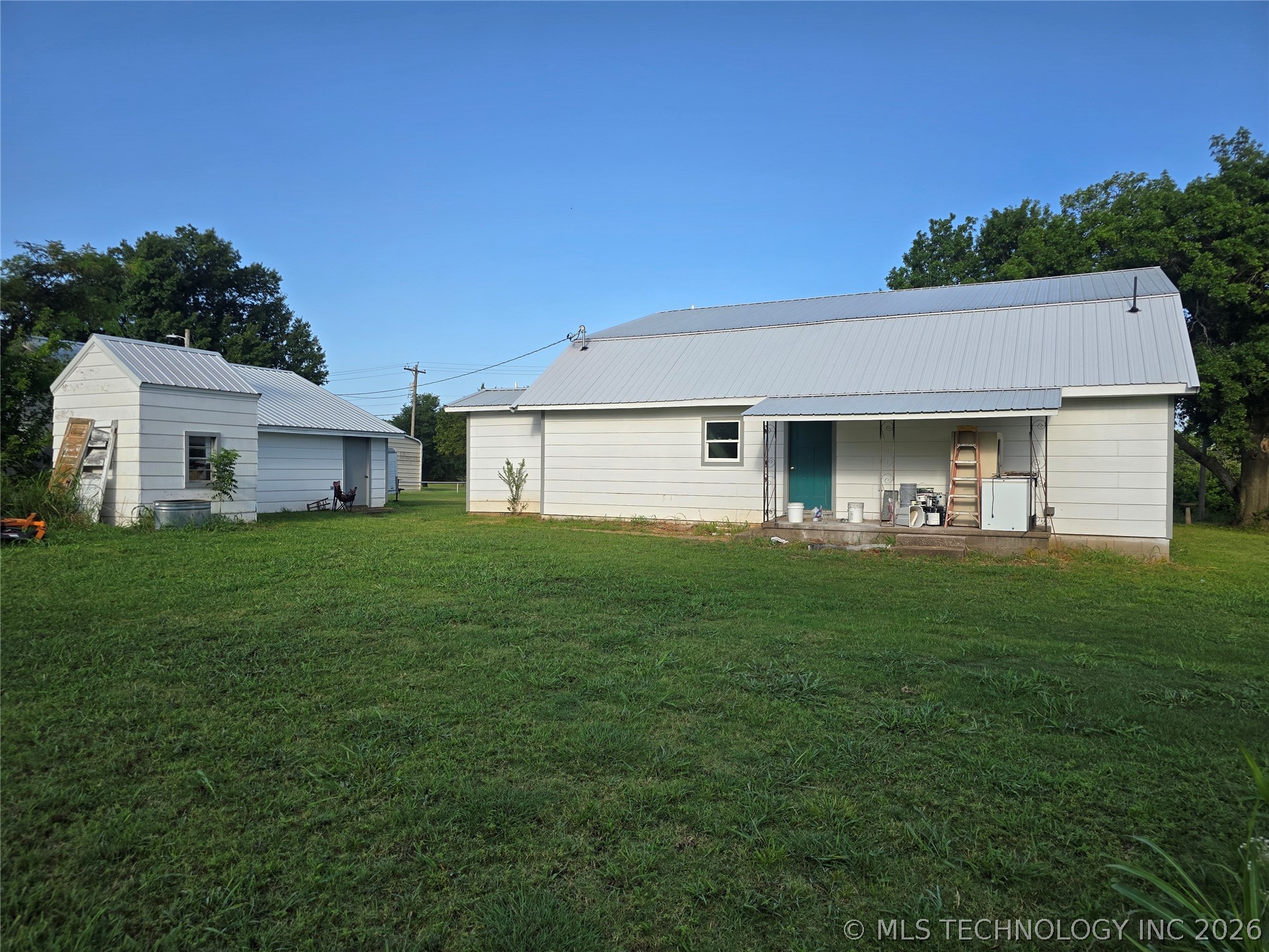 2000 4th Street Property Photo 6