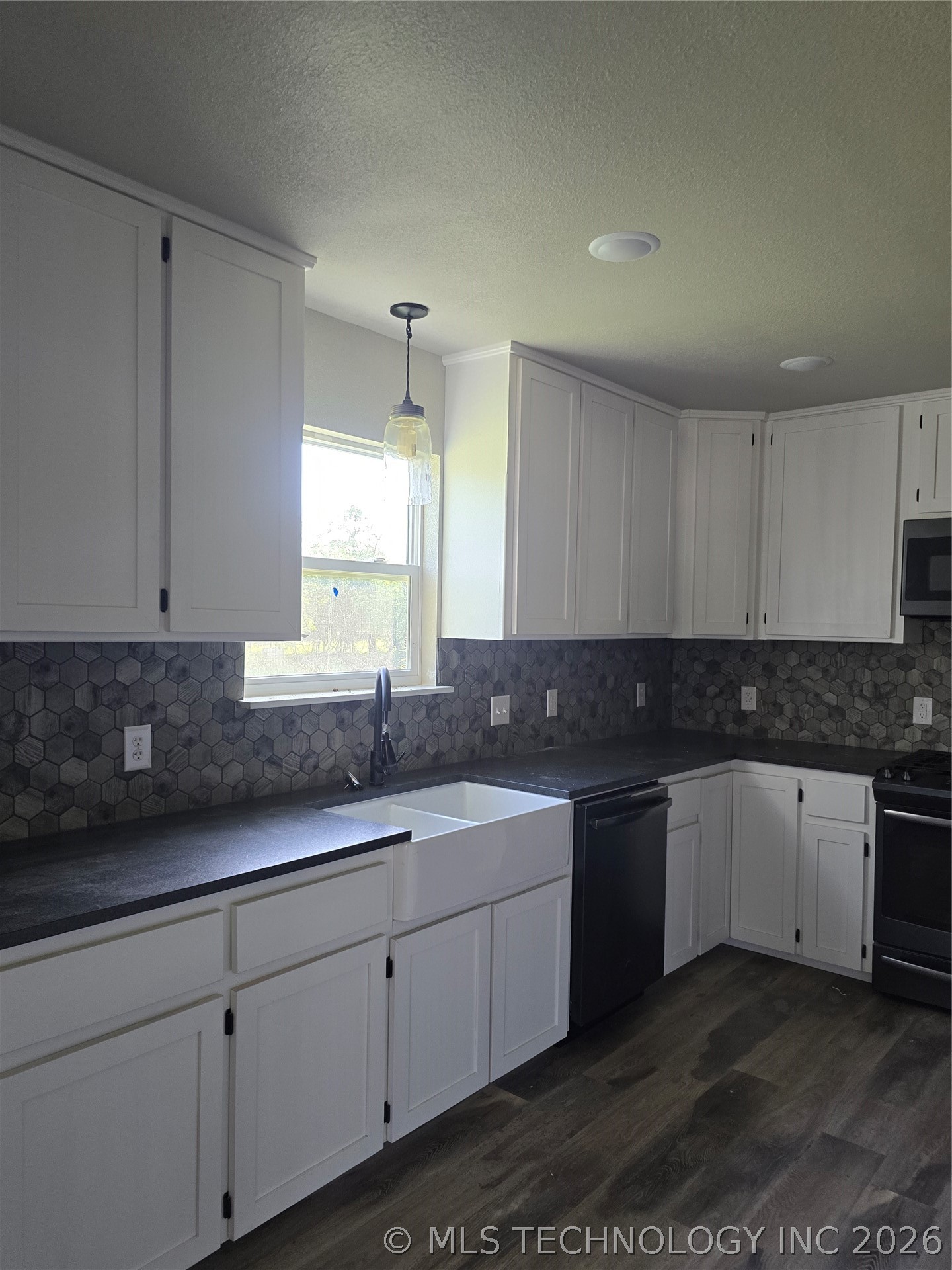 2000 4th Street Property Photo 12