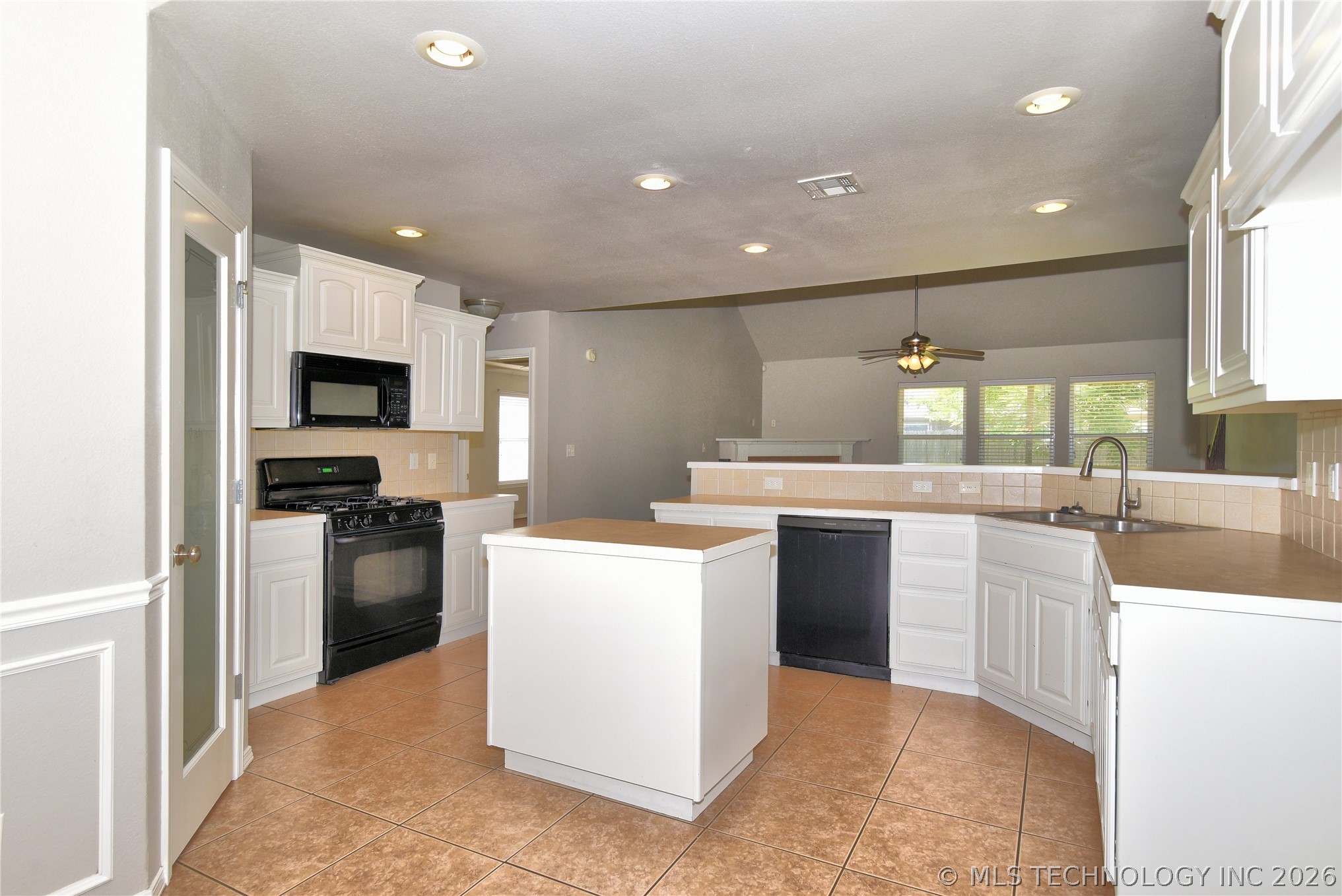 9708 E 111th Street North Property Photo 6