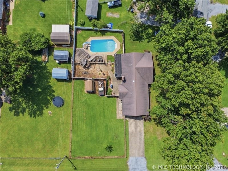 25 Village Circle Property Photo 3