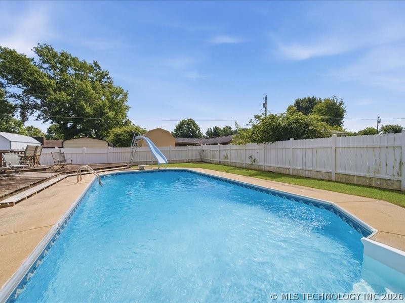 25 Village Circle Property Photo 5
