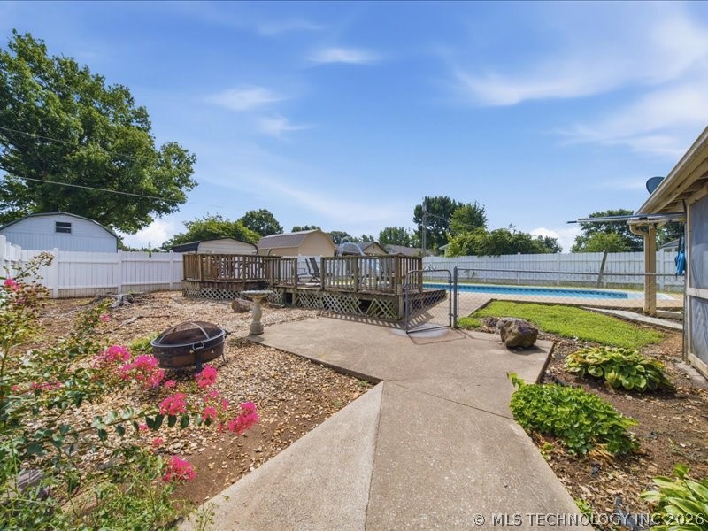 25 Village Circle Property Photo 10