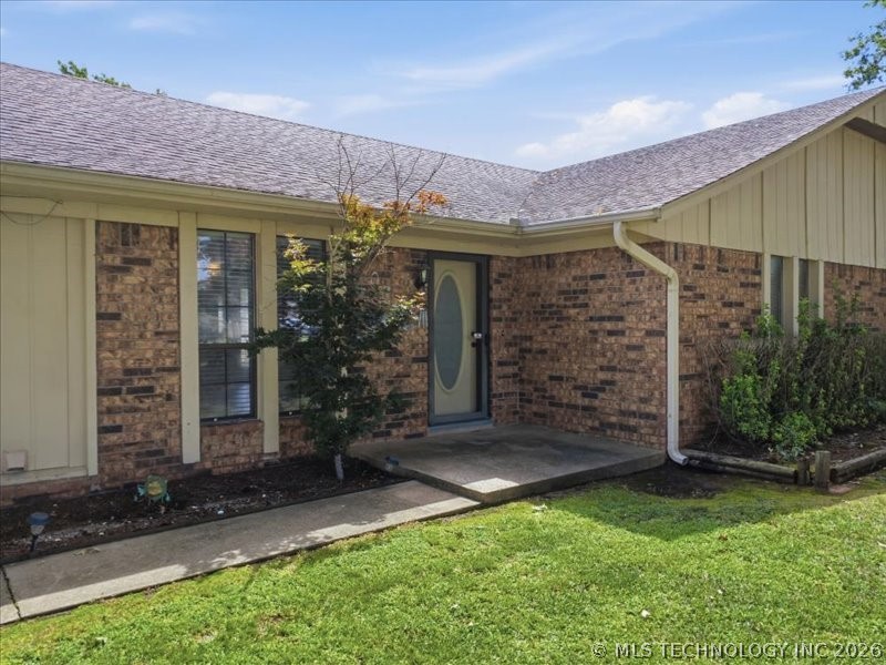 25 Village Circle Property Photo 16