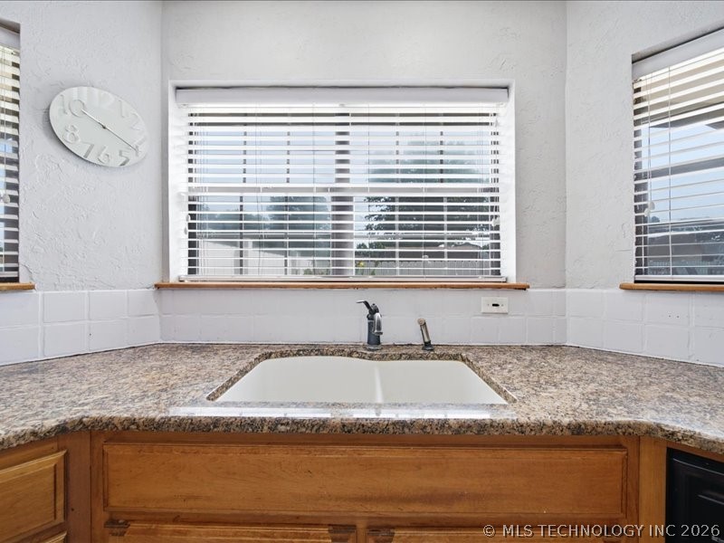 25 Village Circle Property Photo 25