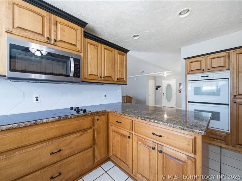 25 Village Circle Property Photo 26