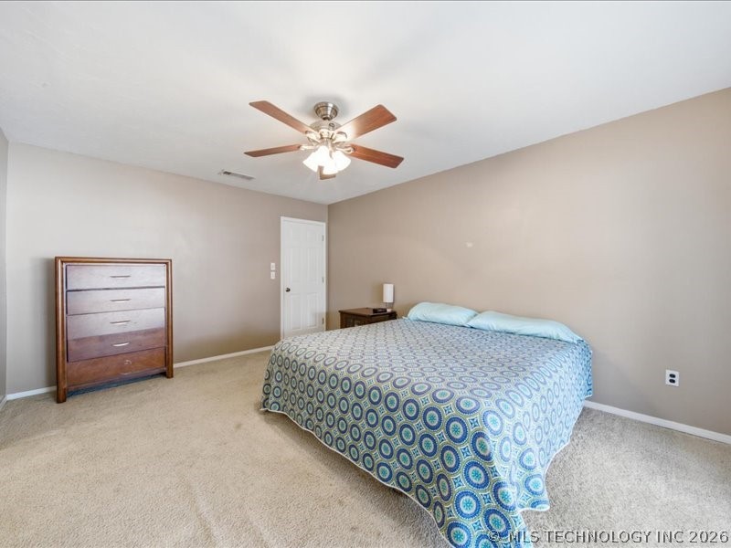 25 Village Circle Property Photo 31