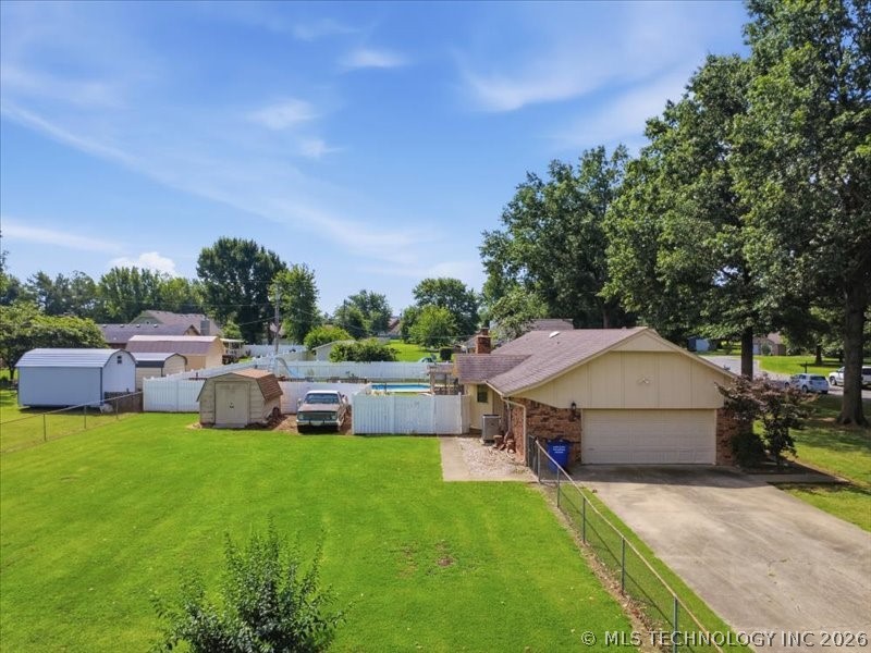 25 Village Circle Property Photo 39