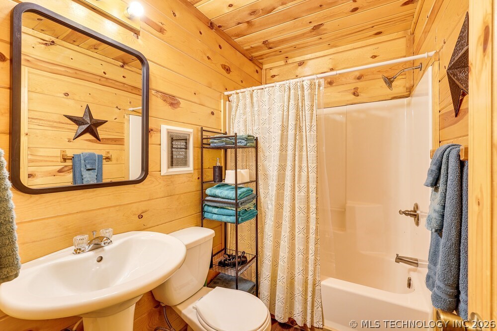 609 Canoe Road Property Photo 11