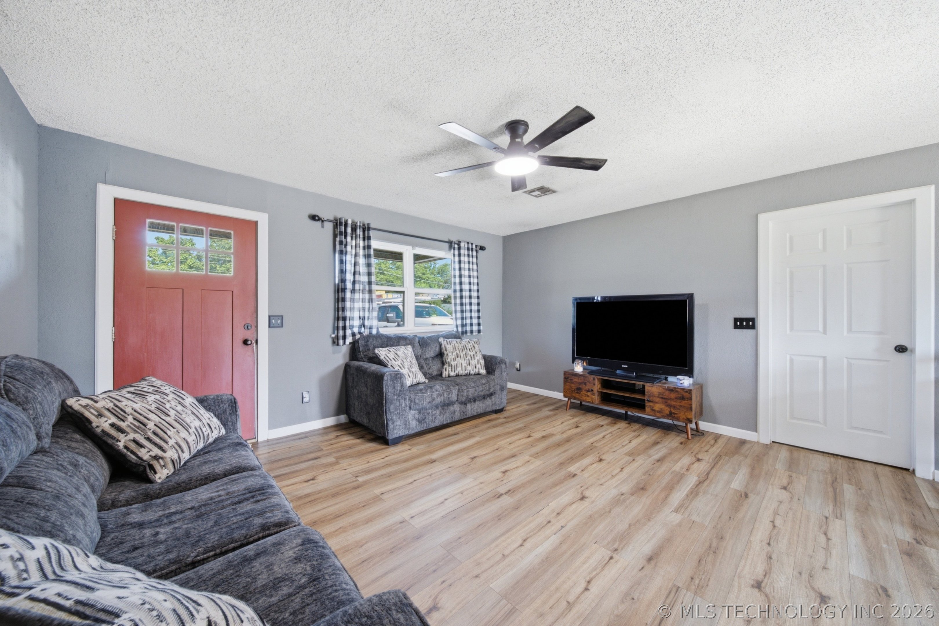 111 S 6th Street Property Photo 10