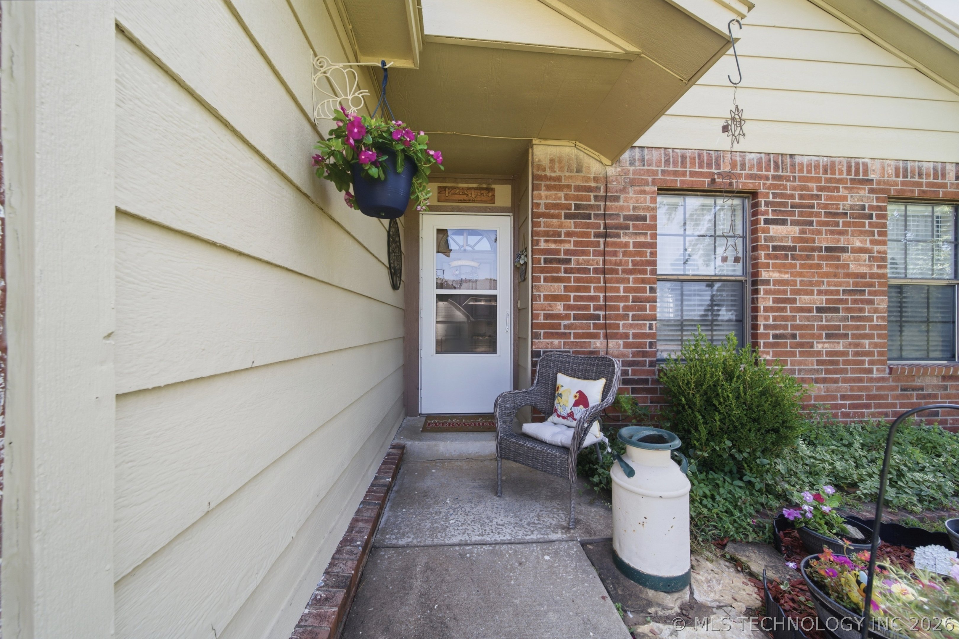 17787 S Santa Fe Street Property Photo 7