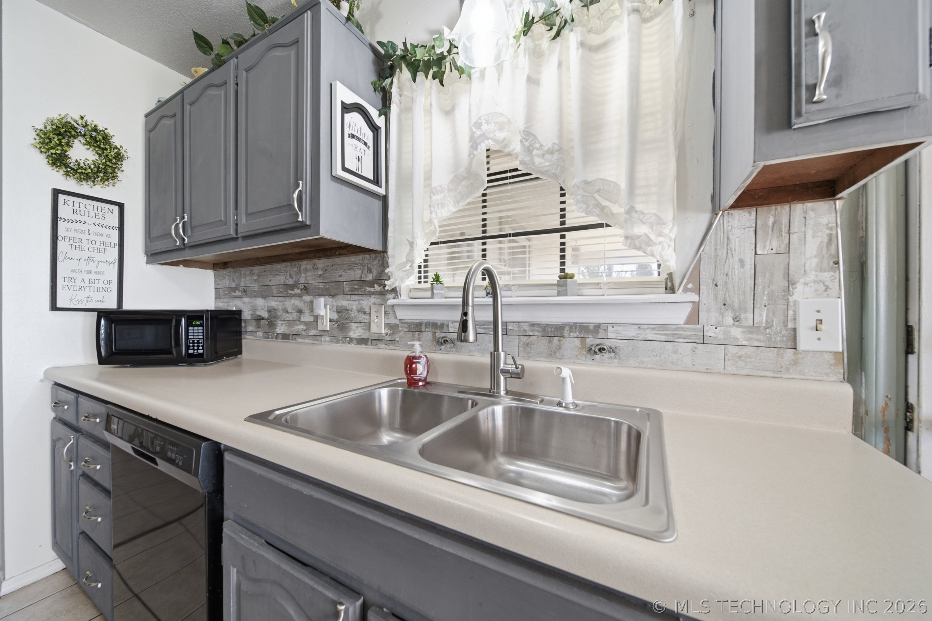17787 S Santa Fe Street Property Photo 13