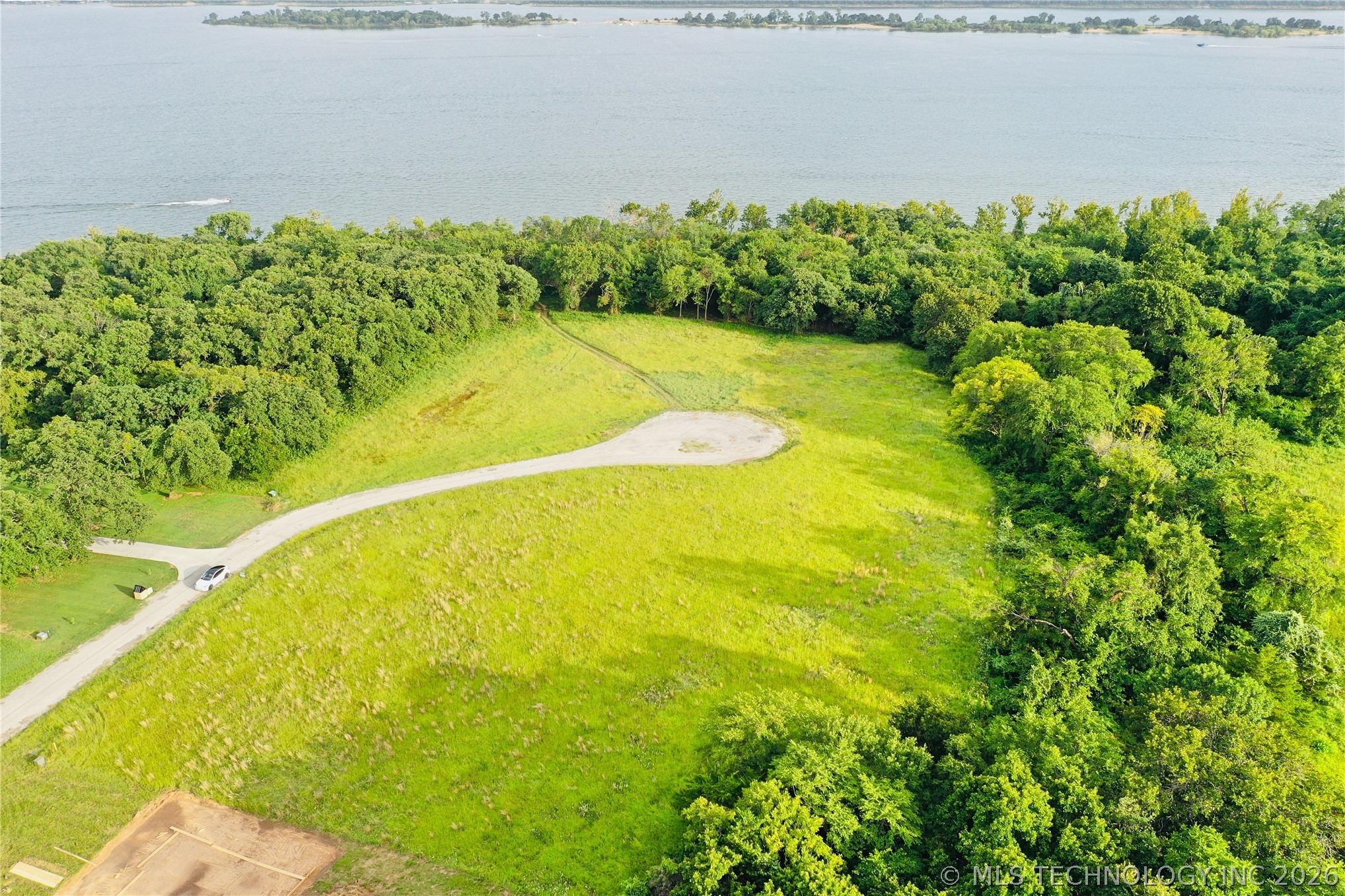 2333 Scenic View Road Property Photo 5