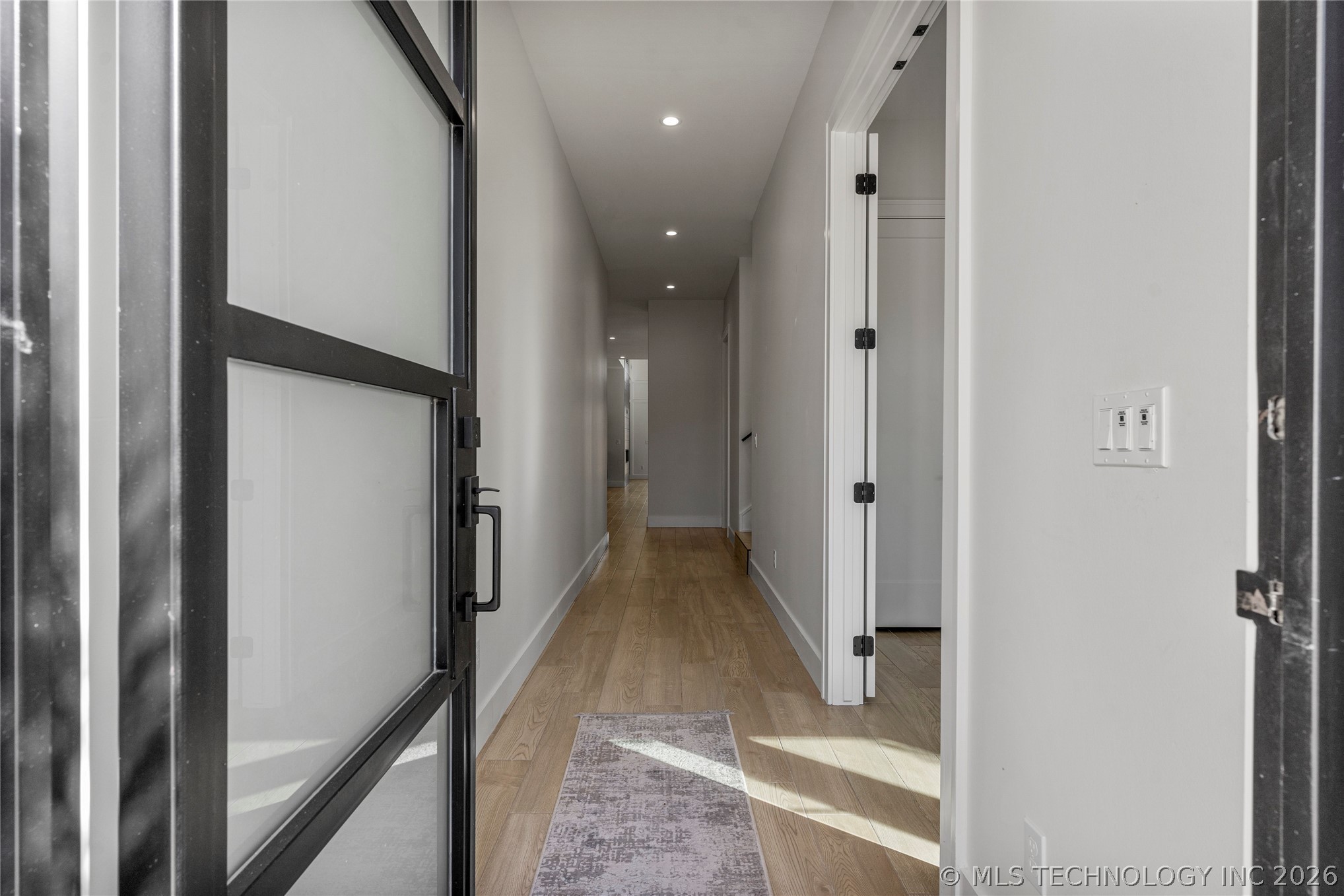 1029 E 38th Place Property Photo 7