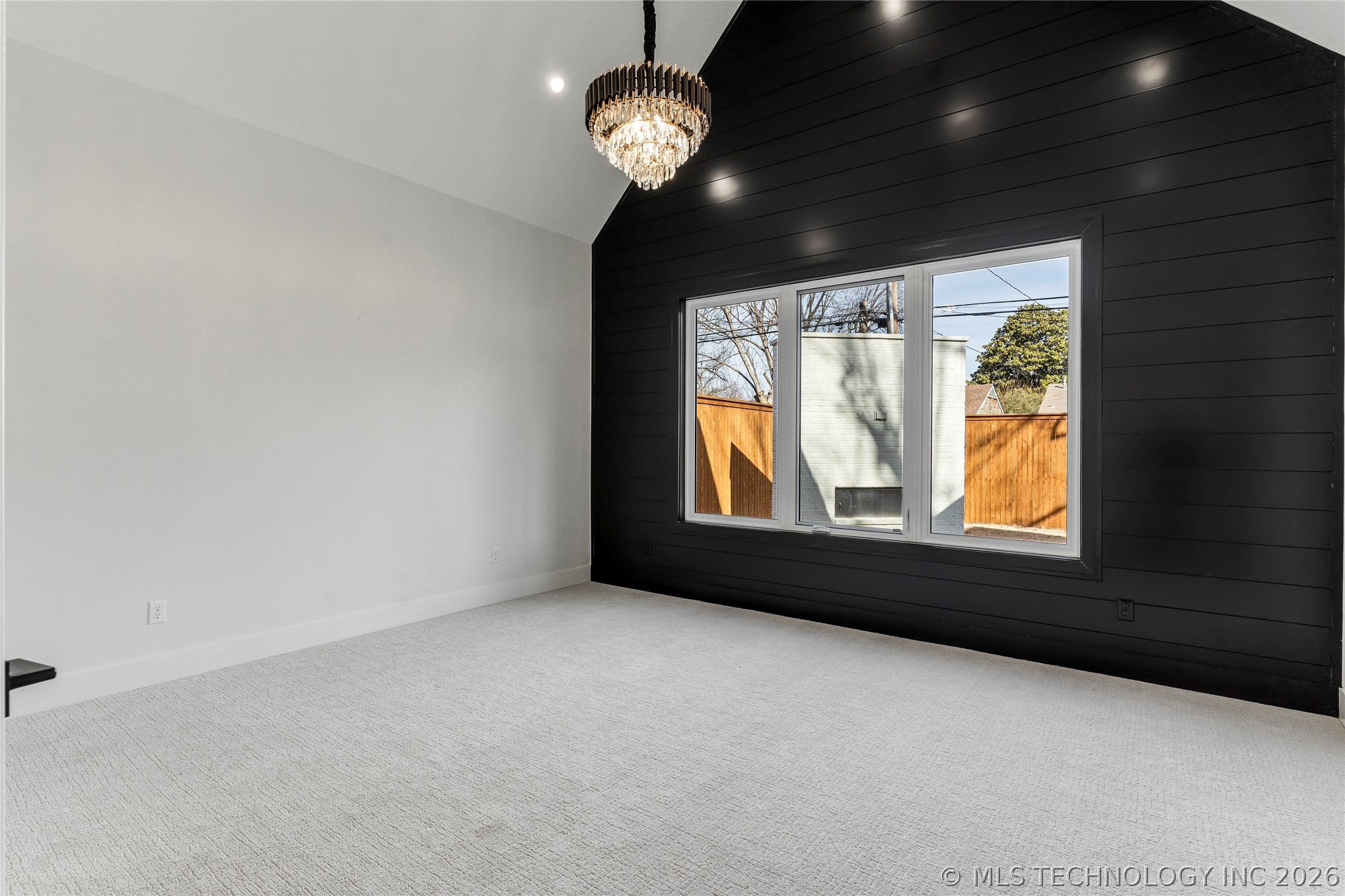 1029 E 38th Place Property Photo 32