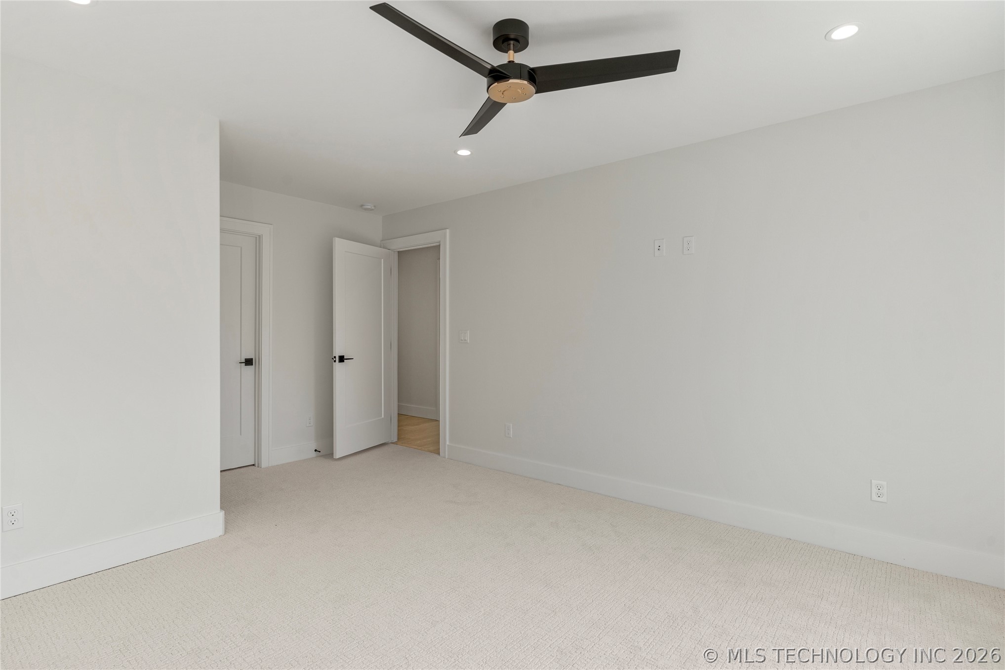1029 E 38th Place Property Photo 54