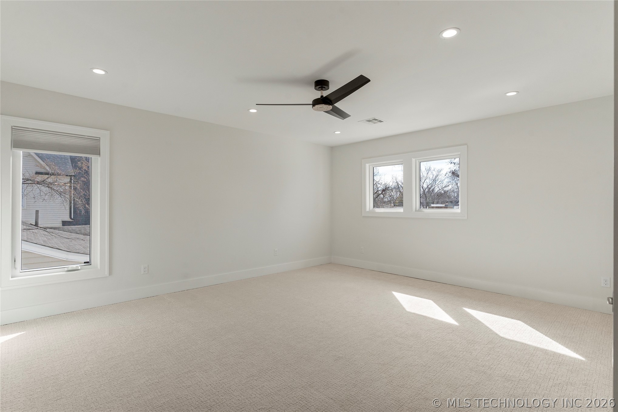 1029 E 38th Place Property Photo 56