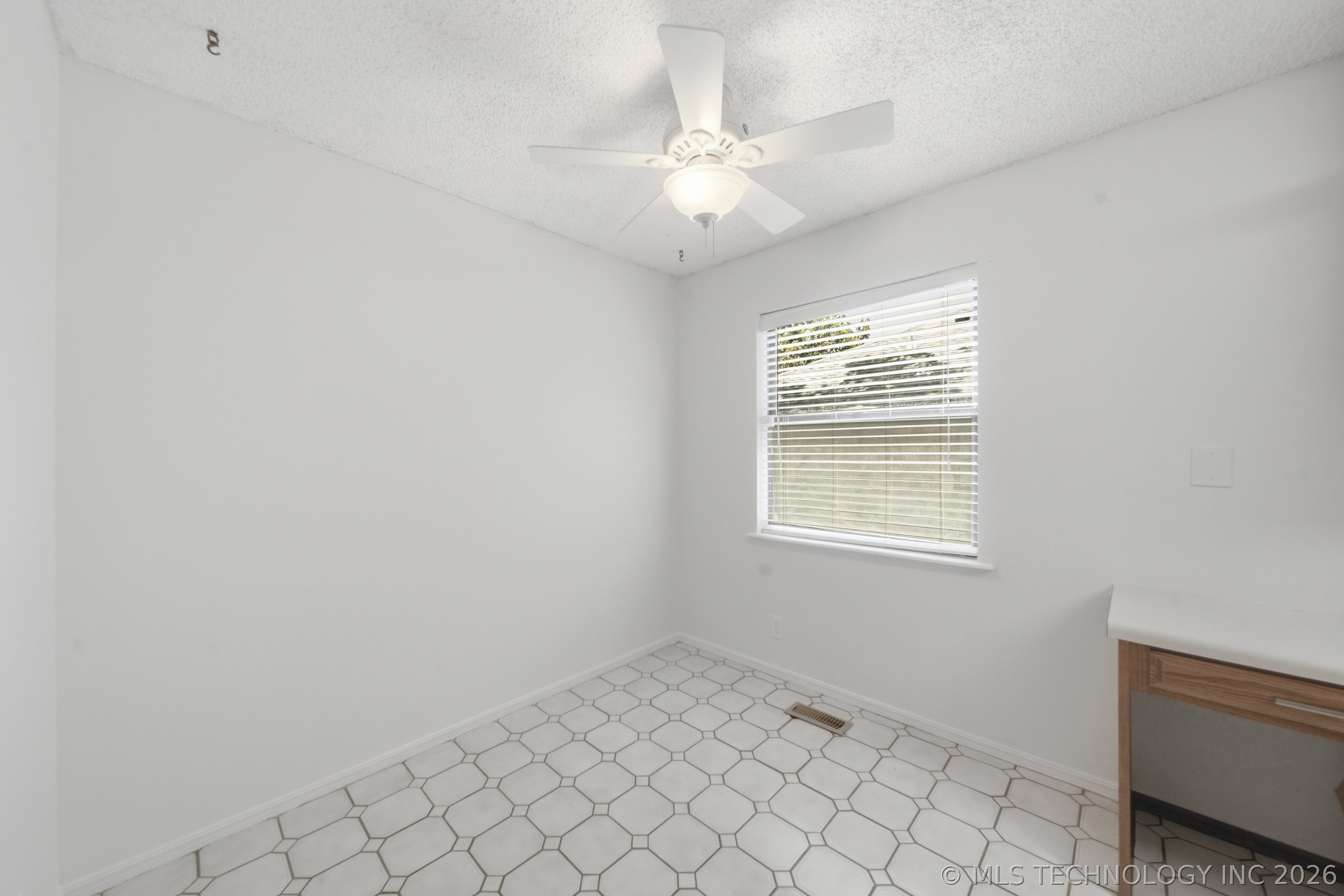 503 W 33rd Street Property Photo 19