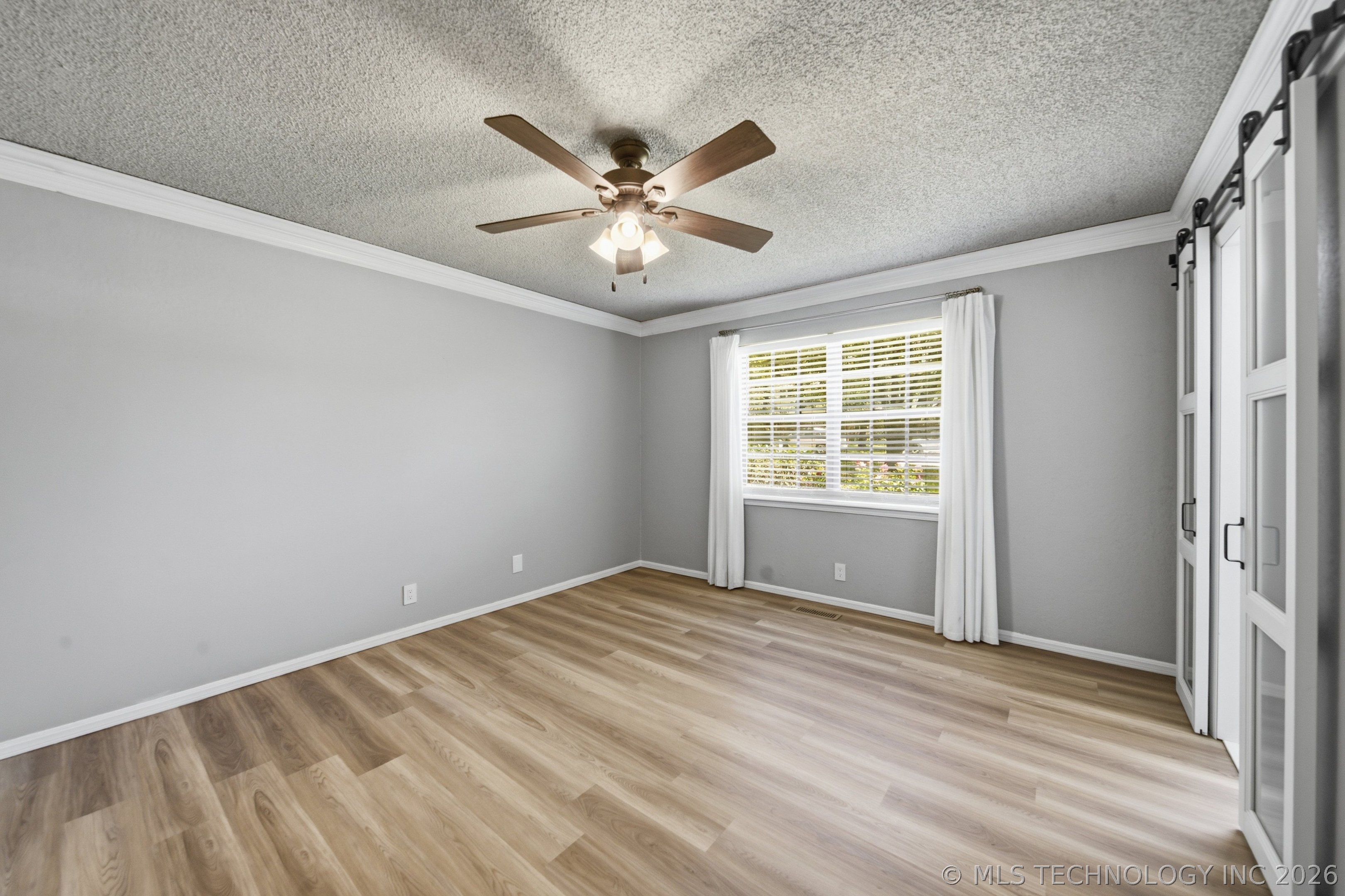503 W 33rd Street Property Photo 22