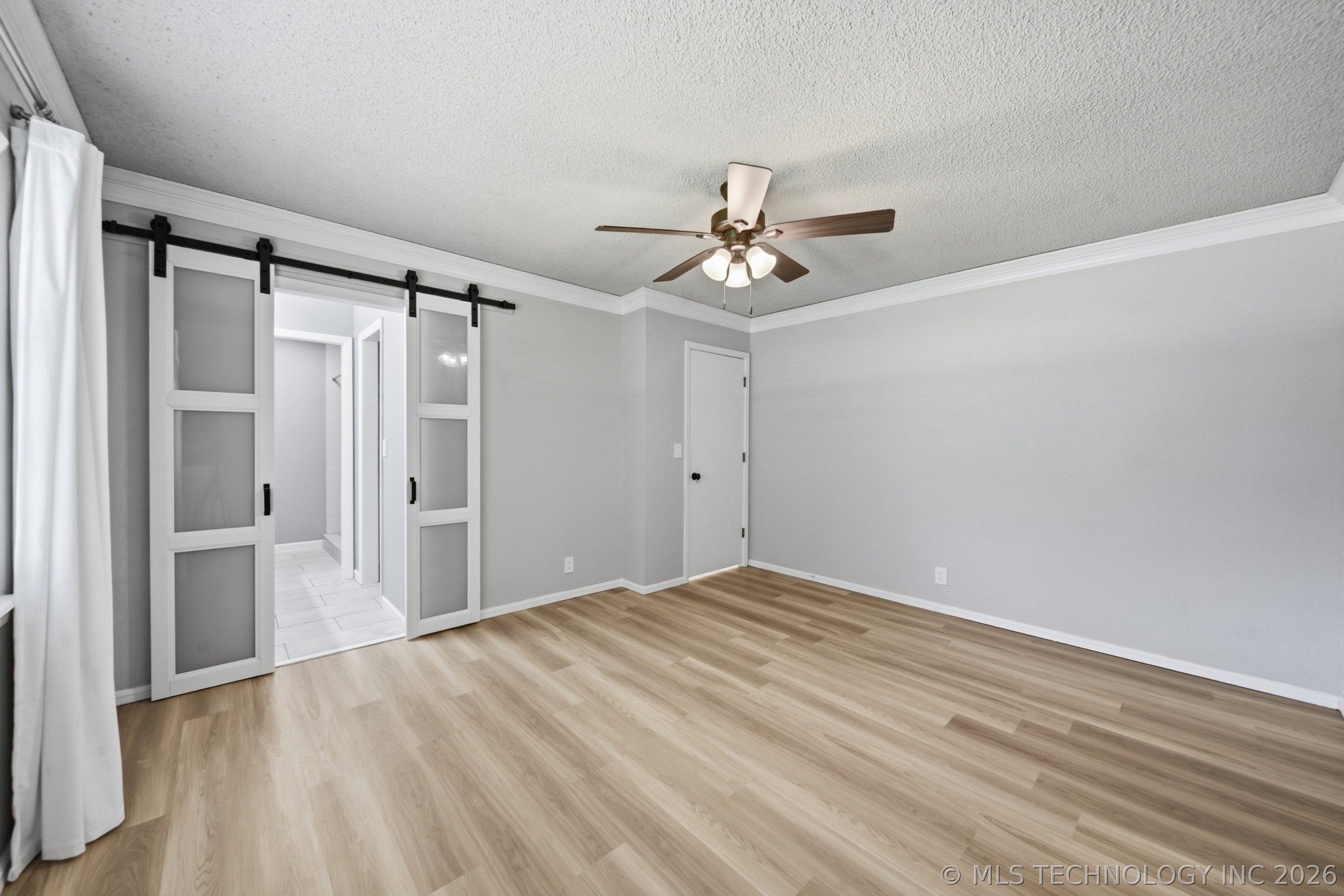 503 W 33rd Street Property Photo 23