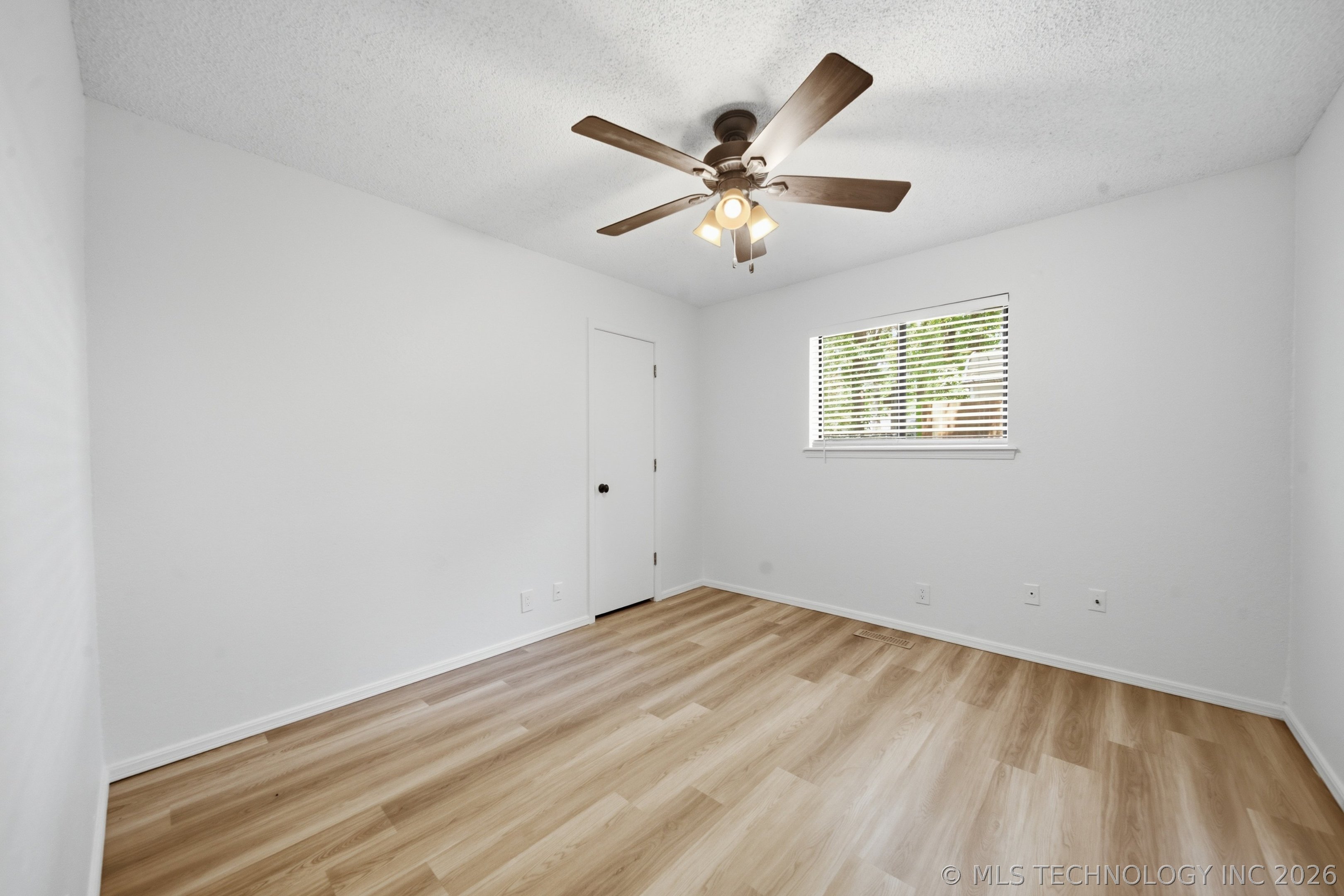 503 W 33rd Street Property Photo 27