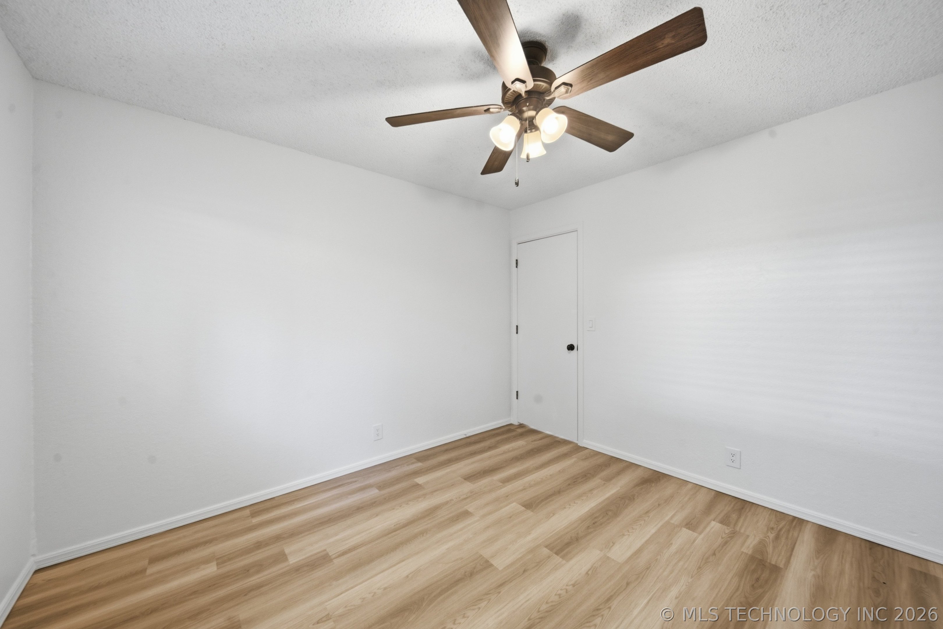 503 W 33rd Street Property Photo 28