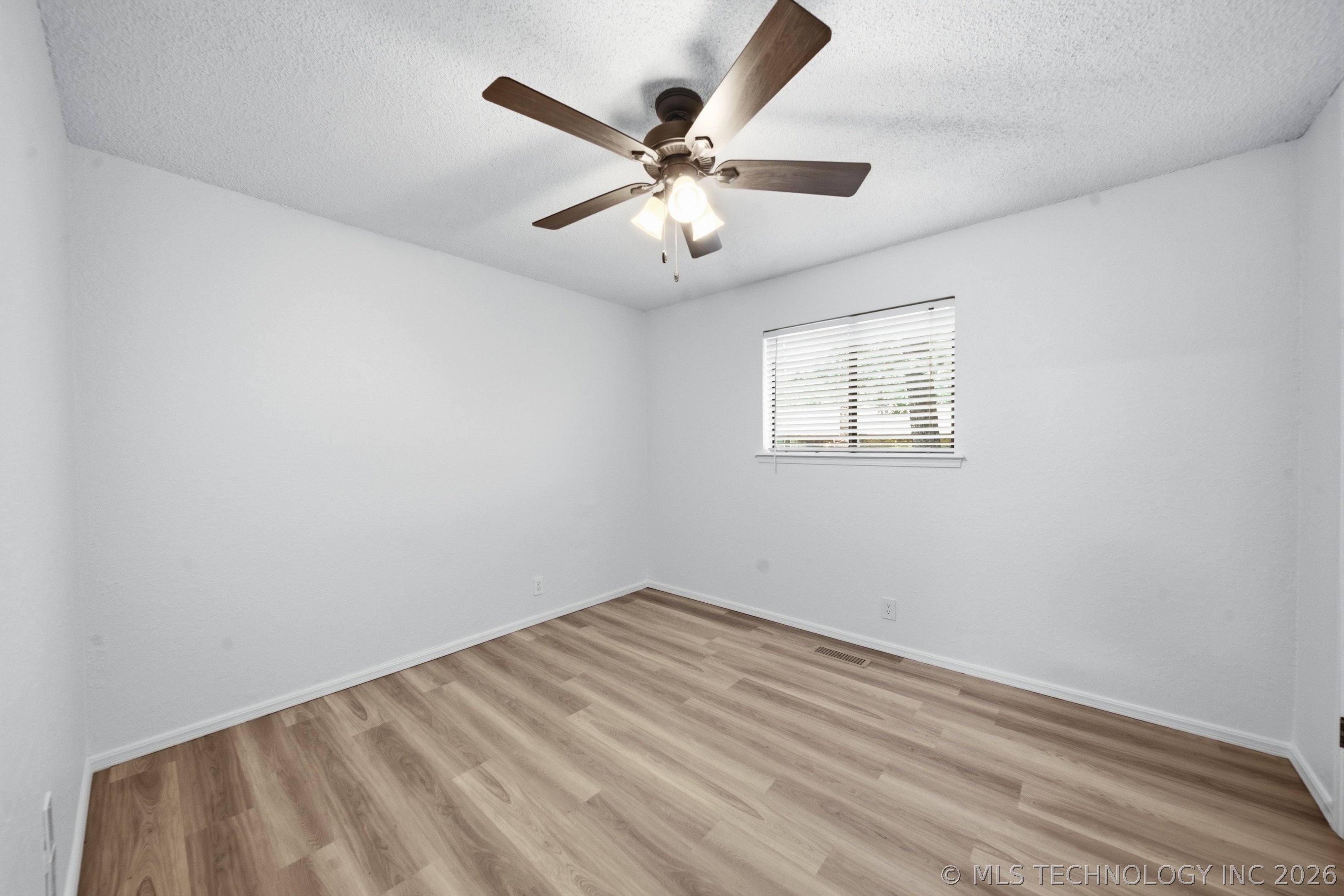 503 W 33rd Street Property Photo 31