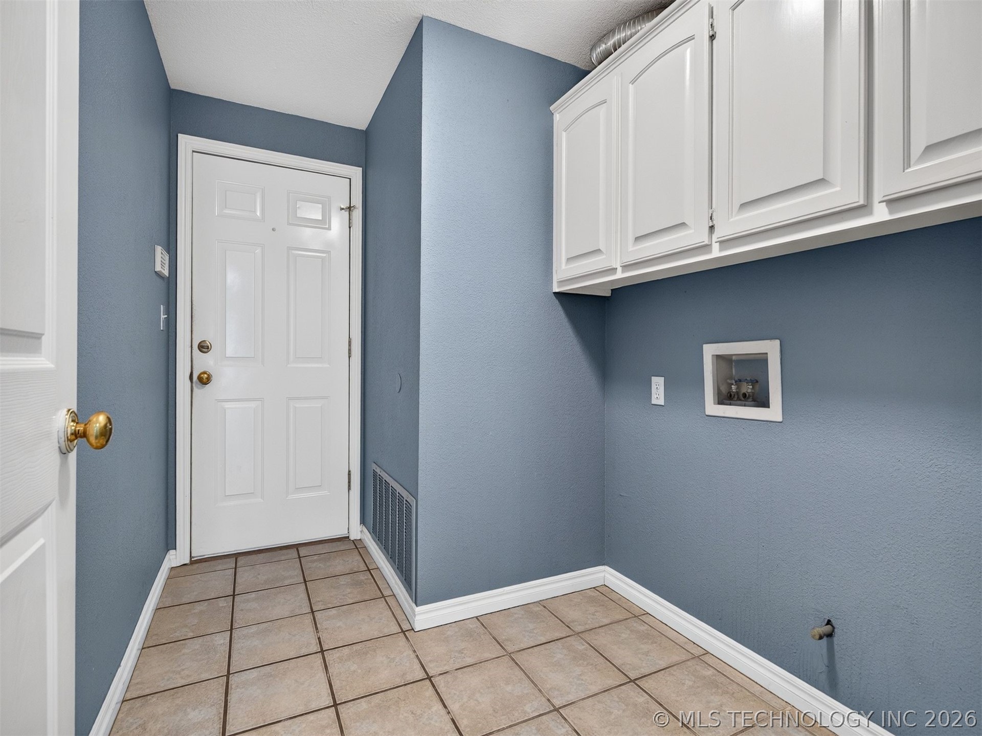 13017 E 93rd Court North Property Photo 46