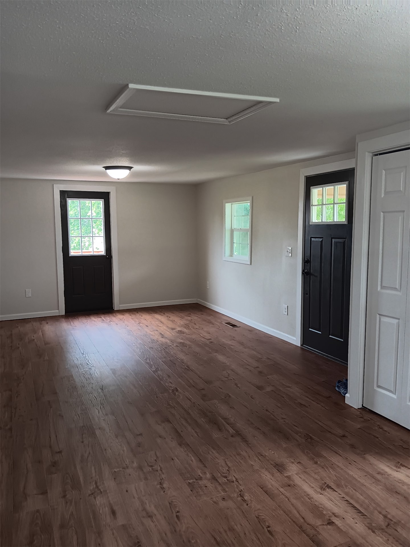 205 S Main Property Photo 11