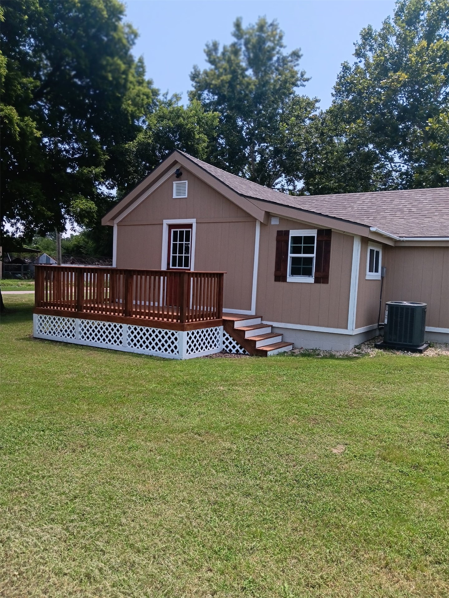205 S Main Property Photo 18