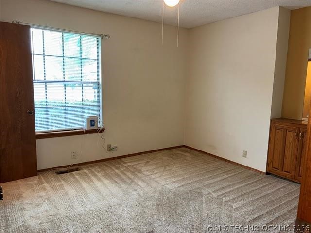 6927 S 29th West Avenue Property Photo 17